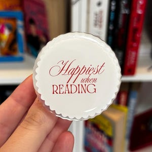 Happiest When Reading White Kindle MagSafe Grip: Bookish Magnetic Phone Accessory