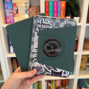 Forest Green Magnetic Kindle Case: Detachable Flip Cover + 2 Free Inserts