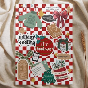 Könnte beinhalten: Ein festlicher Print zum Thema Feiertage mit einem rot-weiß karierten Hintergrund. Das Design zeigt verschiedene Aufkleber mit Bezug zu Büchern, darunter ein Pullover mit der Aufschrift "Dear Santa, Send Books", eine rote Schleife und einen Weihnachtsbaum. Der Text "Holiday Feeling" ist ebenfalls sichtbar.