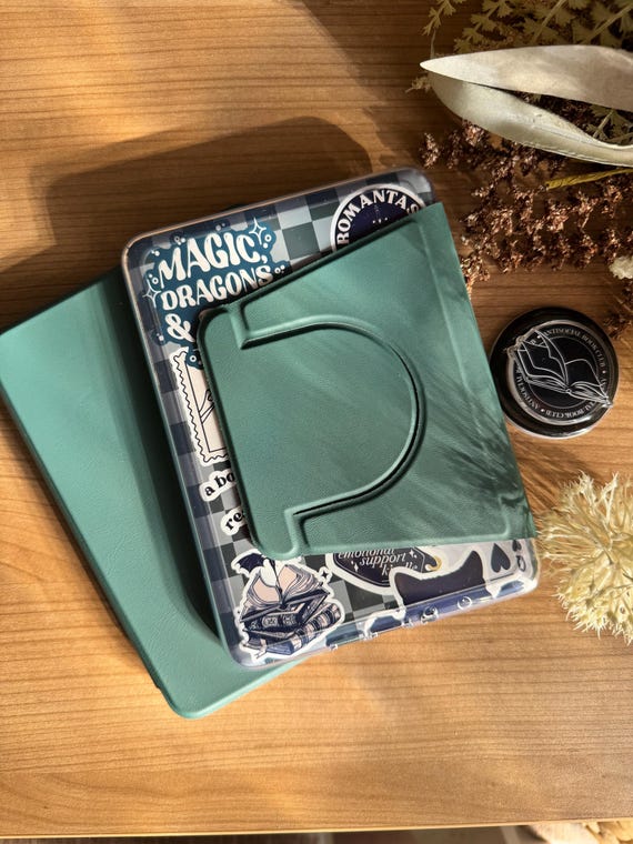 Forest Green Magnetic Detachable Flip Case for Kindle & Kobo + 4 Free Inserts Included