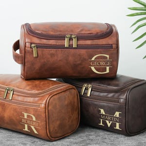 Personalized Groomsmen Bathroom Bag,Men&#39;s Toiletry Bag With Name,Dopp Kit For Men,Groomsmen Gifts,Monogram Mens Toiletry Bag,Gift For Him