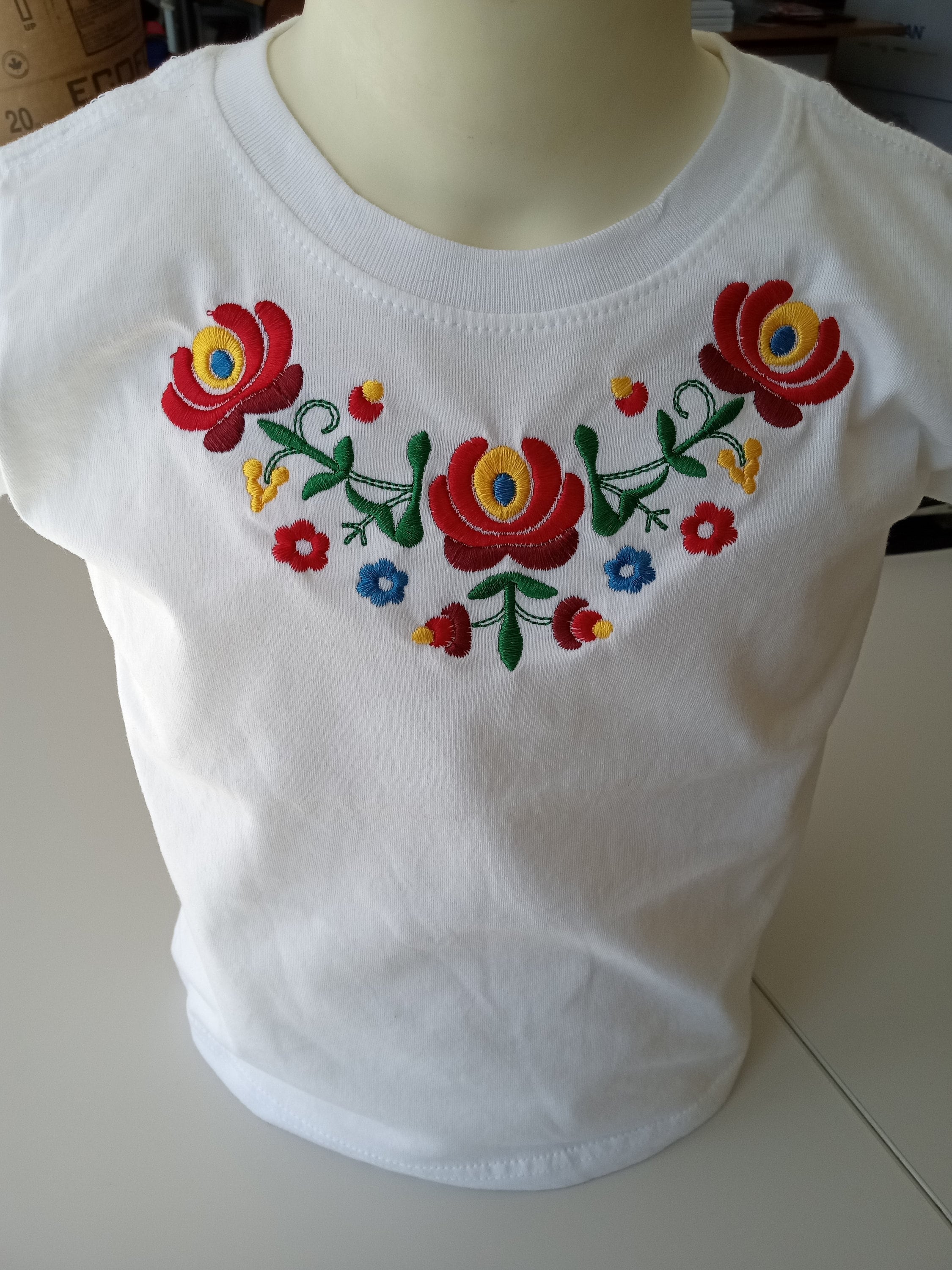T-shirt with hand embroidery, multi color Matyo pattern - L 2233