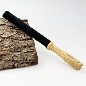 Round Leather Strop for Knife Sharpening – Wood Carving Honing Tool with Ash Handle, Leather-Covered Sharpening Rod for Hook Knives & Chisel
