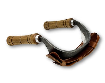 Handgesmeed scheermes: 52100 koolstofstaal, ergonomische essen handgrepen, inclusief lederen schede, geslepen gebogen trekmes voor houtbewerking.