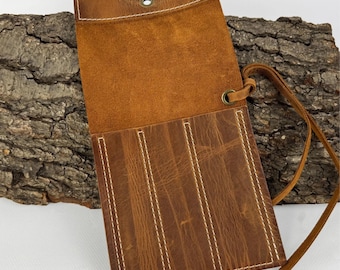 Handcrafted Leather Chisel Case – 3-Pocket Crazy Horse Leather Case for Wood Carving Tools & Chisels, Compact Handmade Tool Storage Bag.