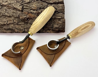Hook Knife & Scorp Knife Set – Hand-Forged Spoon Carving Tools, Carbon Steel Blades, Ergonomic Ash Wood Handles, Leather Sheaths Included.