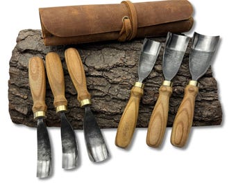 Handgesmede gebogen gutsen: 52100 koolstofstalen mes, ergonomische essenhouten handgrepen en leren rol, houtsnijgereedschap, komvormige gebogen beitel.