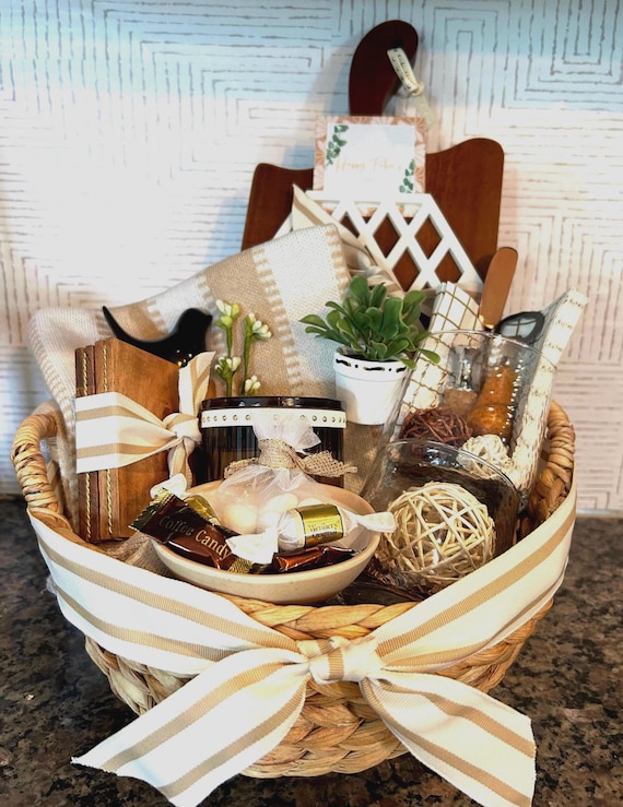 Housewarming Gift Basket, Neutral Welcome Home Gift Set, Home Decor Charcuterie Basket, Luxury New Home Couple Gift, First Home