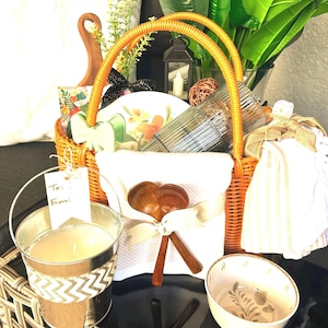 Picnic Basket Gift Set: Blanket, Cheeseboard Wine Opener, Picnic Set on the Go, Picnic Ideas, Charcuterie on the Go Basket, Picnic Blanket