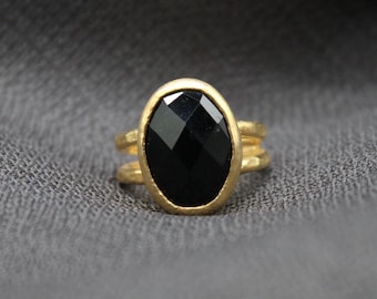 Handmade Onyx Ring, 925 Sterling Silver Hammered Band, Black Gemstone Ring, Minimalist Jewelry, Gothic Statement Ring, Gift For Her