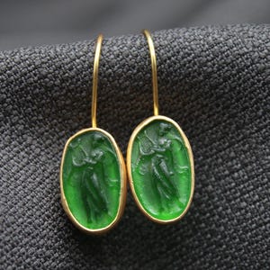 Apollo Ohrringe, handgemachte 925 Sterling Silber grüne Intaglio Glas Ohrringe, Mythologie Schmuck Geschenk für sie, griechischer Gott Cameo baumeln Ohrringe