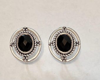 Vintage Silver Tone Screw Back Earrings with Faceted Black Cabochons – 1950s Costume Jewelry