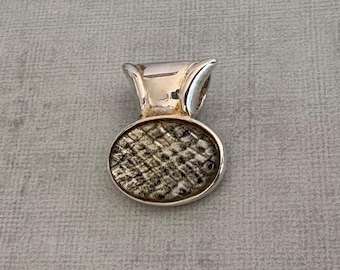 Vintage Silver Tone Slide Pendant Oval Scarf Enhancer Textured Inlay