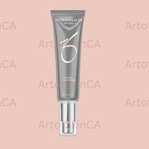 以下が含まれることがあります： ZO Skin Health Instant Skin Refresherの銀色のチューブ。ZO Skin Healthのロゴと36の数字が前面に印刷されています。チューブは薄いピンク色の背景の上にあります。