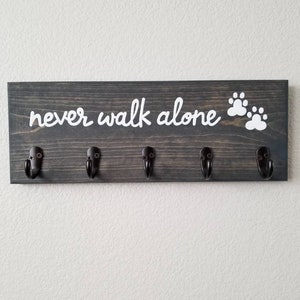 Leash clearance holder hook