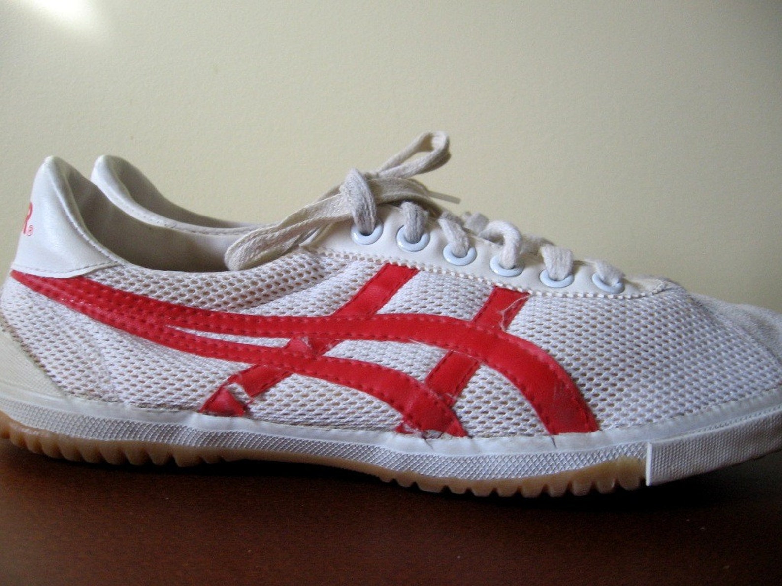 Old school ASICS TIGER White and Red Shoes 1980s Men s 8 Etsy