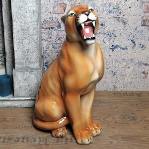 Exclusief decoratief beeld van PUMA, zittend, 62 cm, keramiek, handgemaakt in Italië.