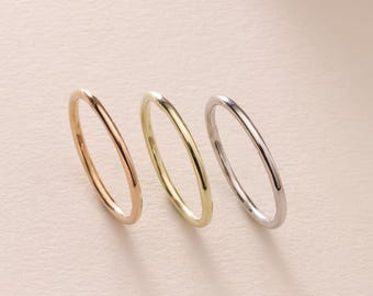 Minimalistyczna obrączka ślubna ze złota 14K o średnicy 1,5 mm – supercienka obrączka z litego złota – smukła obrączka ślubna dla kobiet – delikatny pierścionek do łączenia ze sobą o średnicy 1,5 mm