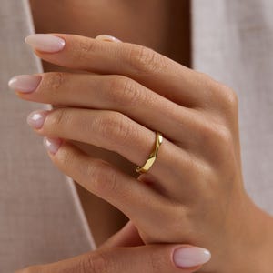 Mobius Band Ring - Solid Gold or Gold Vermeil Mobius Wedding Band - 10K, 14K Gold Twisted Ring - Auger Ring