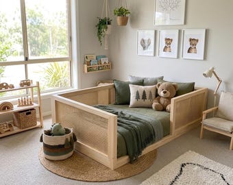 Planos de cama Montessori de suelo / Estructura de ratán de caña moderna estilo boho para cama individual (Descarga en PDF)