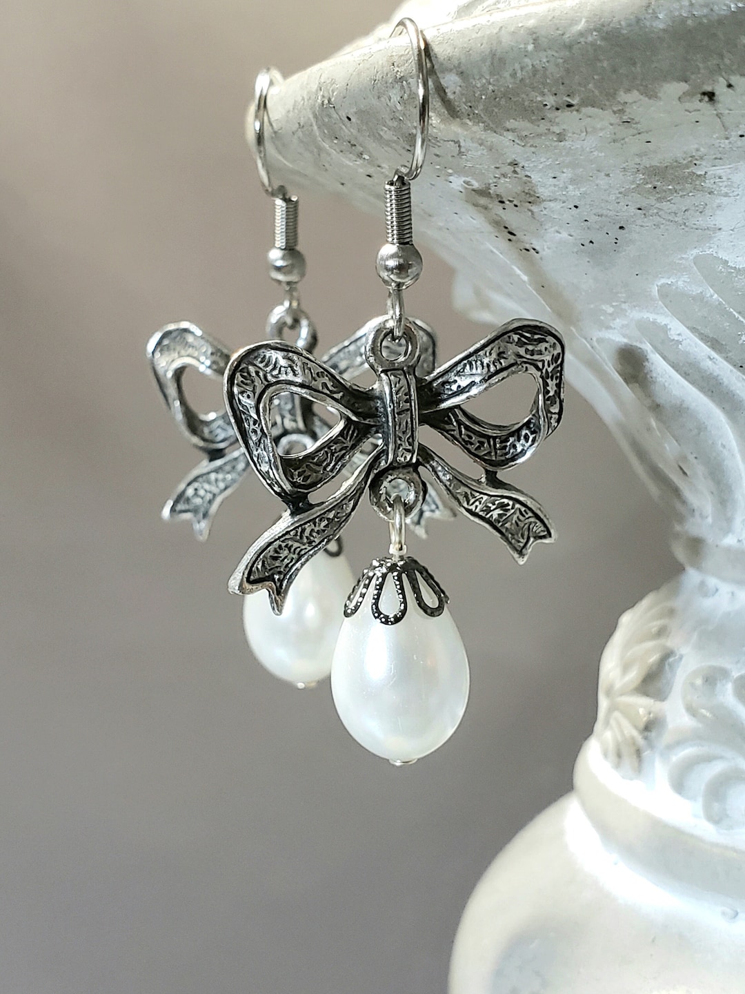 Vintage Bow-Shaped Earrings