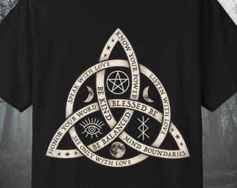 Gothic Shirt, Wiccan Triquetra Graphic Tee | Pentagramm, Mondphasen, Mystisches Design