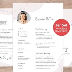 Może przedstawiać: Szablon CV o nowoczesnym designie z jasnoszarym tłem, abstrakcyjnymi kształtami i zdjęciem kobiety. Tekst na CV zawiera tytuł "Bewerbung als Personalmanagerin" i imię i nazwisko "Emilia Roth".