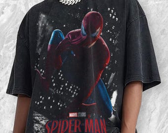 Camiseta extragrande con estampado de Spider-Man de la marca New Day, estilo vintage con efecto desgastado y lavado ácido.