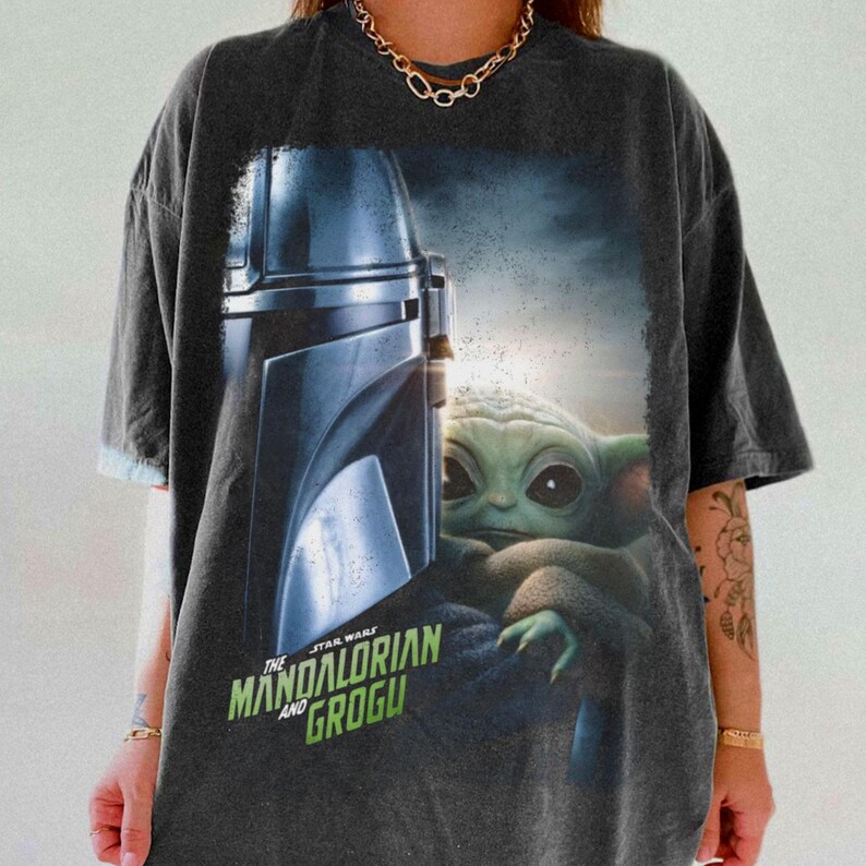 The Mandalorian Grogu This Is The Way Big Face Acid Wash Oversized Shirt, Vintage Star Wars Shirt, Star Wars Fan Gift afbeelding 3