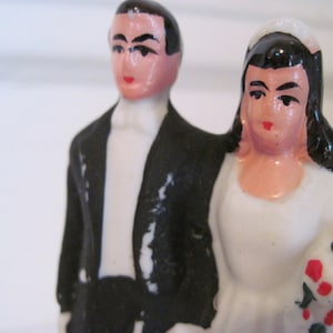 SOMETHING OLD - 1940s Bride and Groom chalkware figurine - vintage Wedding Cake Topper - chalk ware, figurines, romantic party decoration