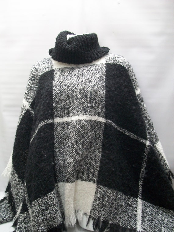 Vintage Knitted Sweater Poncho, Super Soft Kitted… - image 1