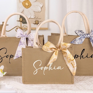 Personalized Burlap Bridesmaid Bag,Beach Tote Bag with Name,Bridesmaid Burlap Bag,Bridesmaid Proposal,Bridal shower Bag,Bridesmaid Gift Idea
