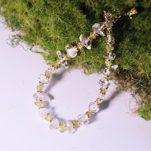 Peridot and Clear Quartz Crystal Chip Bracelet – French Elegant Style with Gold Accents | Energy Healing Handmade Jewelry