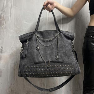 Gotycka torba typu tote z ćwiekami w kształcie pająka: Y2K Punk Crossbody