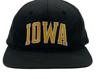 Vintage STARTER Iowa Hawkeyes Snapback Hat Spell Out Logo The Right Hat