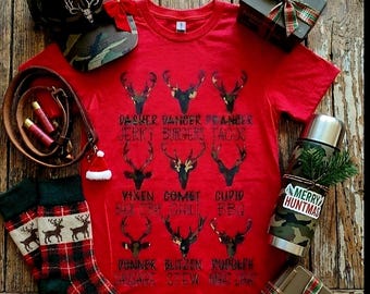 Rolig kamouflage renskjorta med jerkymotiv | Julhjortgrafik-t-shirt | Semesterjakthumor | Rustik lantlig julklapp