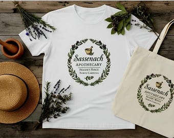 Sassenach apotekarskjorta • Outlander-inspirerad t-shirt • Fraser’s Ridge North Carolina-tröja • Herbalist Cottagecore-t-shirt • Highlander-fan