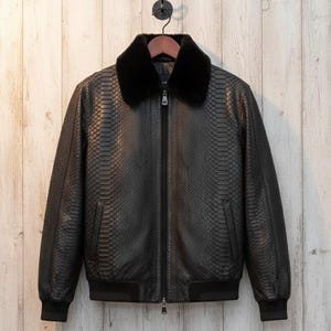 Herren Bikerjacke aus schwarzem Python-Printleder - Echter Motorradmantel mit Prägung, stilvolle, langlebige Oberbekleidung