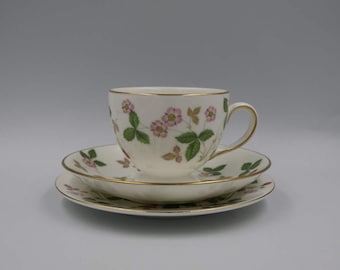 Juego de té Wedgwood Vintage Wild Strawberry Trio, porcelana fina fabricada en Inglaterra, taza, platillo y plato de postre, juego de té inglés
