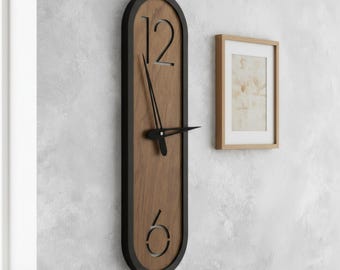 Längliche Wanduhr, vertikale Wanduhr, Wanduhr aus Holz, moderne Wanduhr, minimalistische Wanduhr, große Wanduhr, Mid Century Uhr