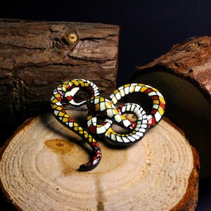 Snake Heart Brooch – Gothic Double Serpent Pin, Enamel Reptile Jewelry, Symbolic Snake Lapel Pin, Gift for Her or Him Druidic and earthy