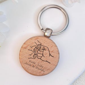 Porte-clés en bois gravé à la main, cadeau pour papa, porte-clés pour papa, cadeau de fête des pères, cadeau d'anniversaire pour papa, cadeau pour lui, cadeau pour papa.