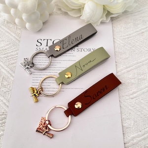 Personalized Name Leather Graduation Keychain,2025 Class Keychain,Wristlet Keychain Gift for Her,Graduation Gift,College Graduation Keepsake