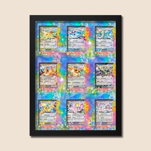 Puede incluir: Un marco rectangular negro que contiene nueve cartas coleccionables dispuestas en una cuadrícula de tres por tres. El fondo detrás de las cartas presenta un patrón de estilo acuarela vibrante y multicolor con tonos azules, rosas y verdes.