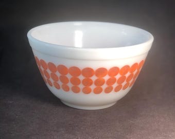 Vintage PYREX  Orange Dot #401 mixing bowl