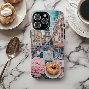 Coque iPhone collage France - Style café parisien printanier, cadeau de voyage tour Eiffel, couverture esthétique boulangerie française