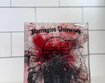 Podpórka do książek z żywicy epoksydowej Barrington University | Dekoracja regału Shantel Tessier z serii LORDS | Mroczny romans