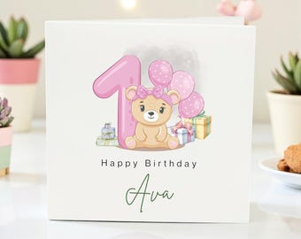 Biglietto di auguri personalizzato per il primo compleanno di figlia, nipote, nipotina, bambina, con nome e simpatico orsetto di peluche per il primo anno di età.