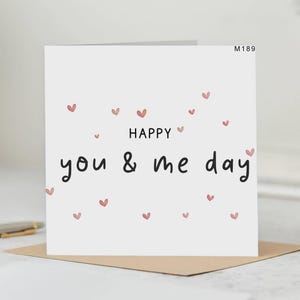 Tarjeta de aniversario, tarjeta de feliz día para ti y para mí, tarjeta de amor para parejas, tarjeta de aniversario solo porque sí, lindo diseño de corazón para pareja o amigo.