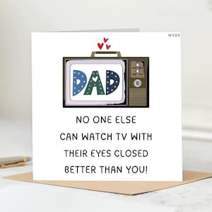 Tarjeta divertida para papá por el Día del Padre: "Mirando la tele con los ojos cerrados" - Tarjeta divertida para papá